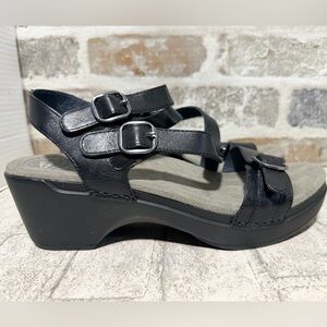 Dansko black Strappy sandals size 40 new